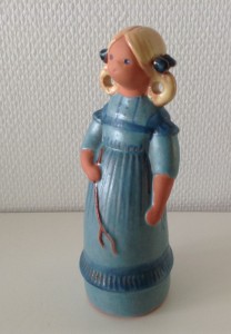 Svensk figur pige med pind JIE