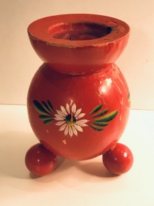 Svensk rd trlysestage blomster decor H:13 cm