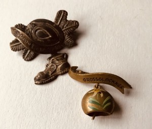 Broscher souvenir