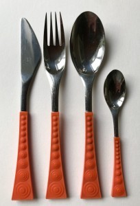 Bestik Colorina orange Finland 1970 design af Nanny Still