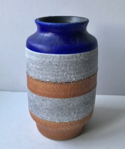 Tysk vase med striber