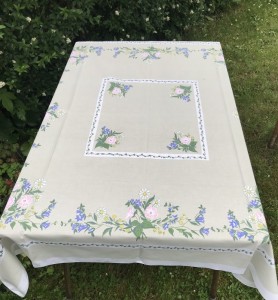 Sommerdug med blomster