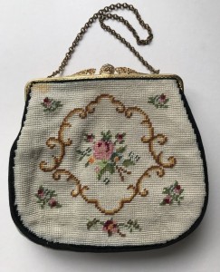 Broderet selskabstaske