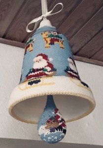 Meget stor perleklokke H: 30 cm