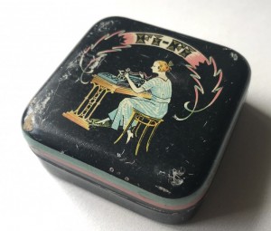 Metalske til knappenle Singer