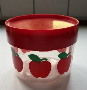 Plastik btte med bler p