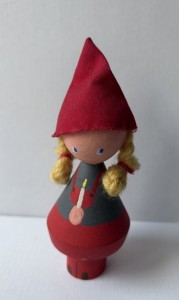 Nissepige m. fletninger Holine